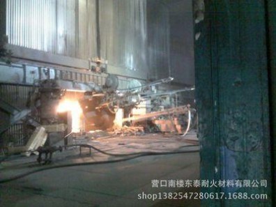 廠家鎂碳磚現場 優質鎂碳磚耐火材料 轉爐冶煉現場