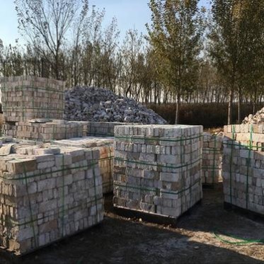 廠家多種廢舊高鋁磚舊耐火材料廢料青島高鋁磚耐火磚