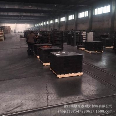 鎂碳磚制作現場 優質鎂碳磚耐火材料 歡迎訂購