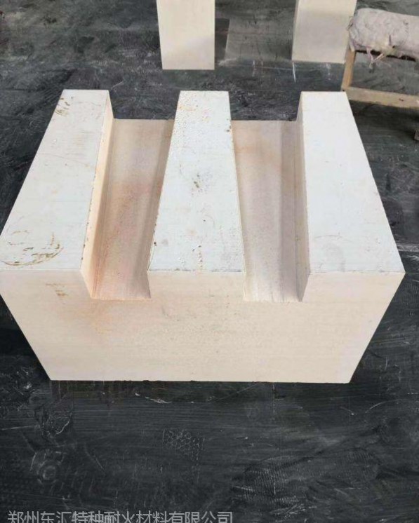 供應玻璃窯爐使用AZS電熔鋯剛玉磚 耐高溫 耐沖刷 使用壽命長