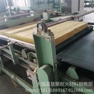 巖棉板外觀知道 巖棉板在火災中不會伸長、收縮或變形 慧聚耐火材料