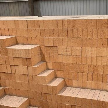 凱瑞得窯爐 高鋁磚 高鋁耐火磚 半枚片高鋁磚 高鋁半枚條 ****河南新密生產廠家